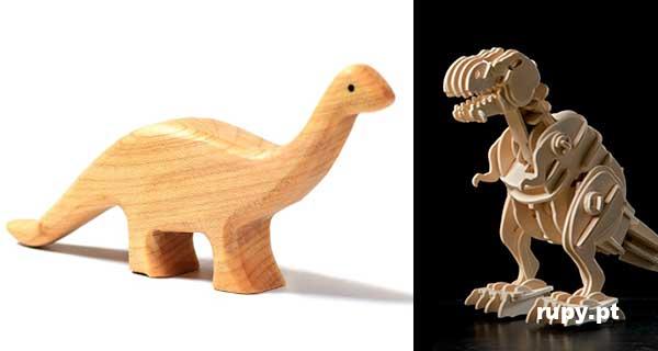Dinossauros em madeira